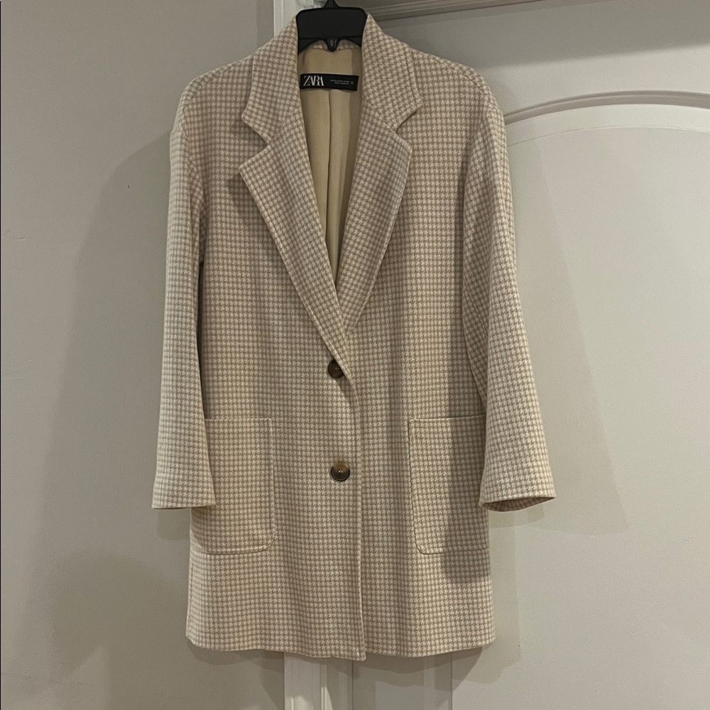 Zara Women's Beige Herringbone Coat